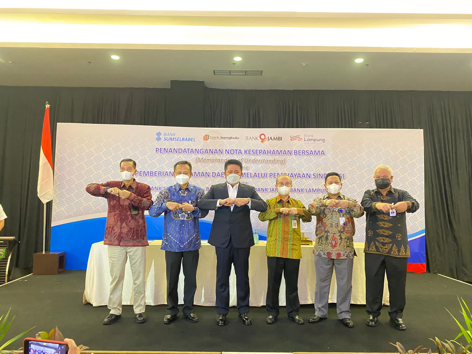 Penandatanganan Nota Kesepahaman Kerjasama Pemberian Pinjaman Daerah melalui Pembiayaan Sindikasi bersama Bank Pembangunan Daerah Wilayah Sumatera Bagian Selatan